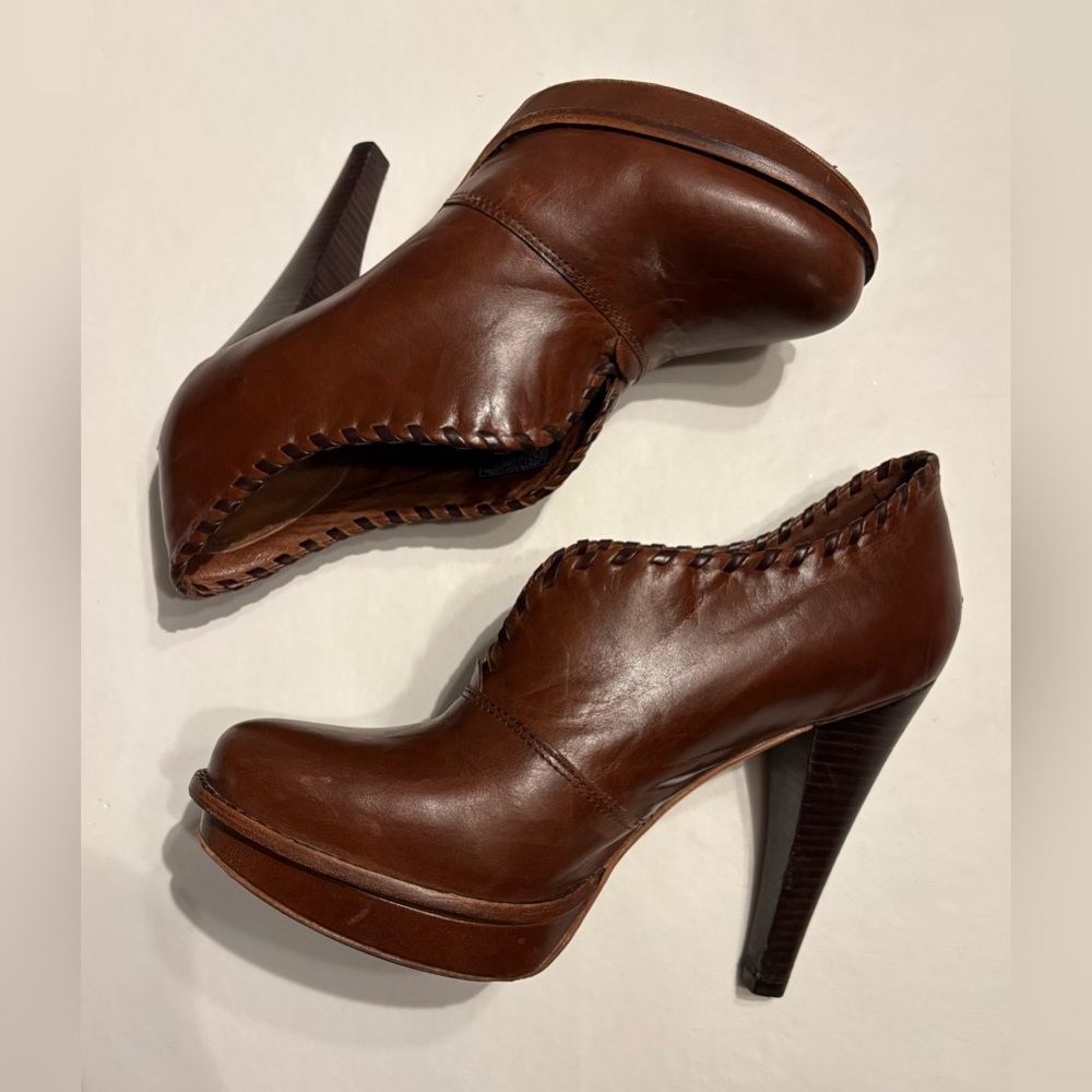 UGG Jamison ankle boot in chocolate brown leather with whipstitch detailing - 10